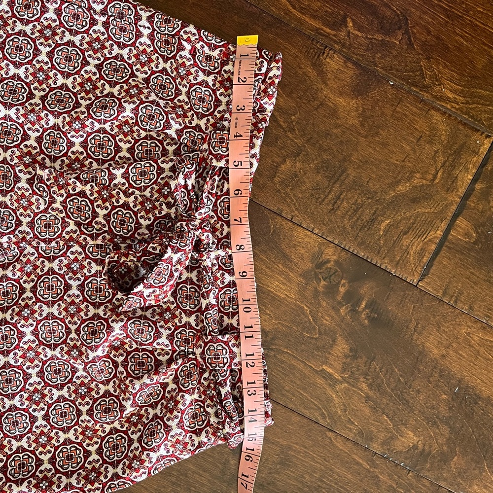 Max Studio size S shorts - Picture 3 of 6